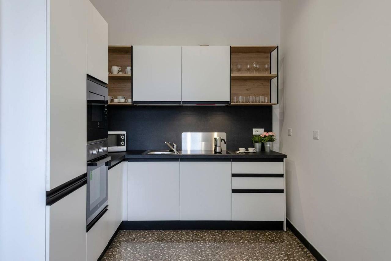 Joivy Elegant Flat For 7, In The Heart Of Genoa Apartment Exterior photo